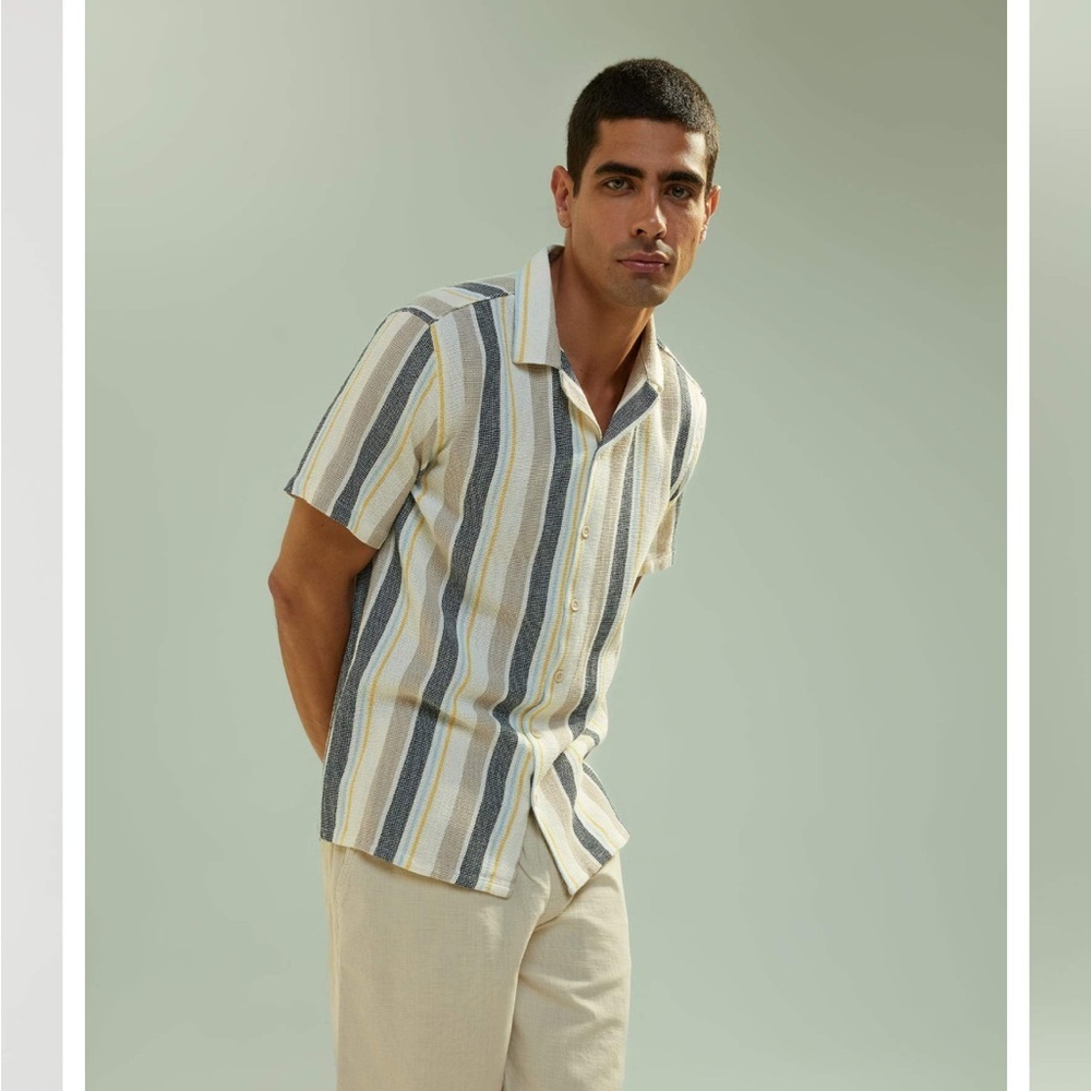Zara Relaxed Fit Striped Short Sleeve Button Down